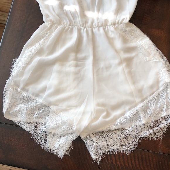 Face Face Lace Romper - Picture 3 of 8